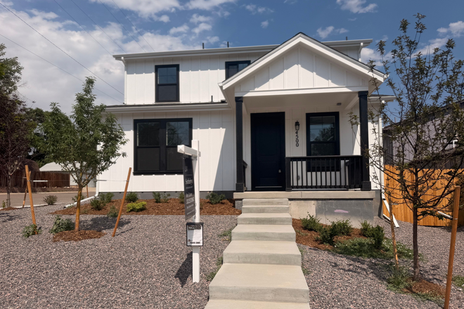 Front - Home Perfect for 7 Roommates