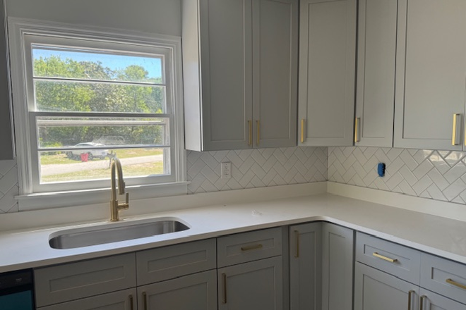 Kitchen - JUST Renovated, walking distance to UNC-W, tons of parking! House