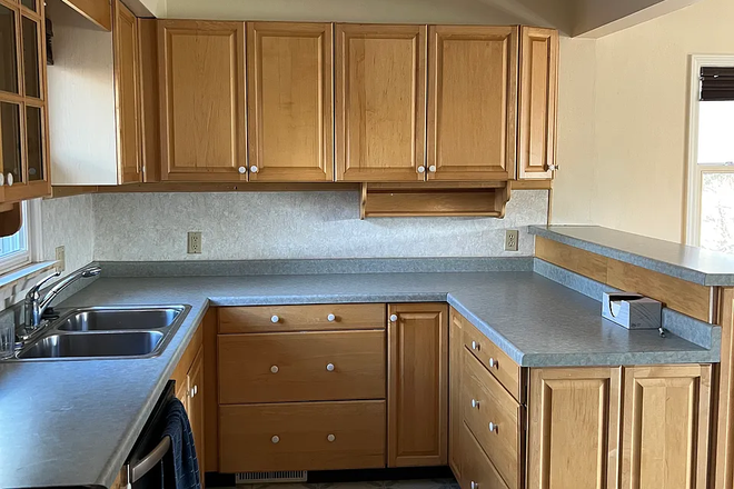Kitchen - 2-Bedroom House + Basement | Hardwood Floors | Laundry | Near UIUC