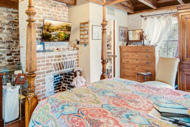 Upstairs bedroom. - Rutledge Carriage House