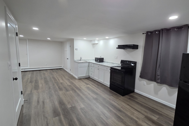 Very spacious for a studio! - Beautiful NEW Studio Apartment, Private Entrance
