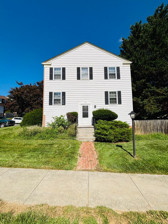 - 4 Bedroom 2 Bath Townhouse