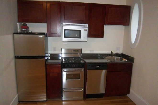 Kitchen - HEMENWAY ST - LARGE 1 BED IN FENWAY MOVE IN 09/01 CLOSE TO ALL COLLEGES AND HOSPITALS