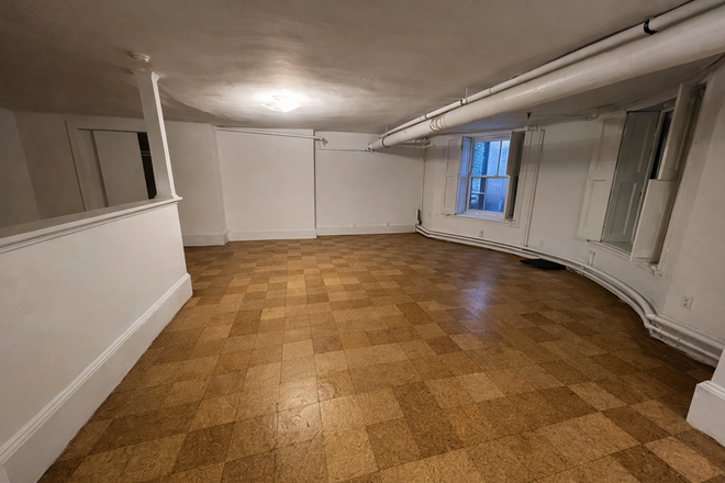 Living room - Beacon Hill Apartment near Boston Commons