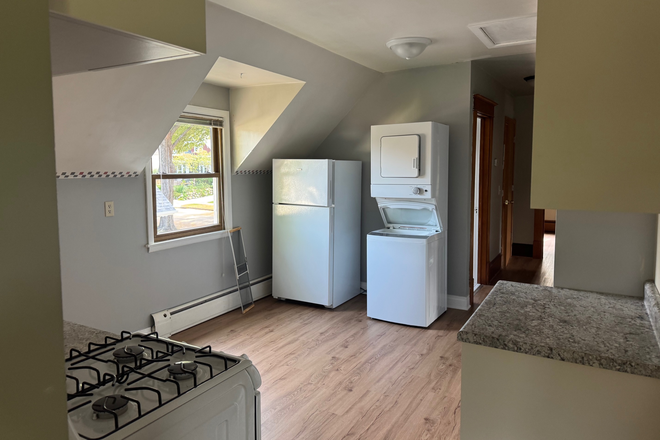 Kitchen - view 2 - Lovely 2 Bedroom+Office upper duplex, NE Mpls (Owner Occupied) Duplex