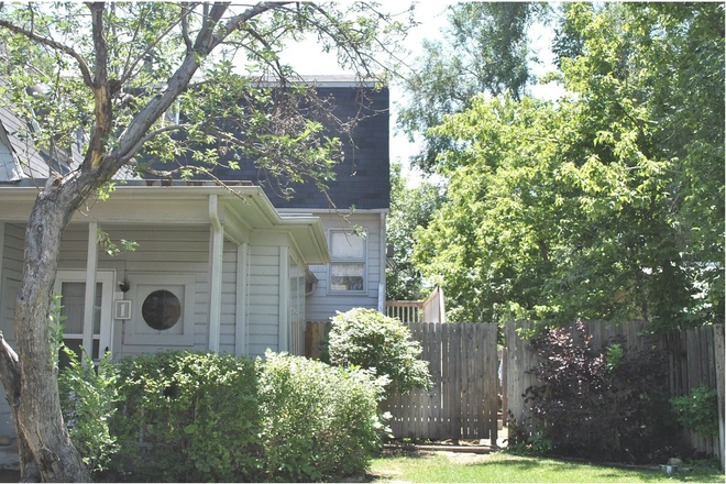 Outside View - House close to campus
