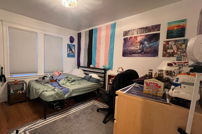 bedroom - NO BROKER FEE 5B1B $6000 Available 6/1/26 with 3 Free Parking Spaces