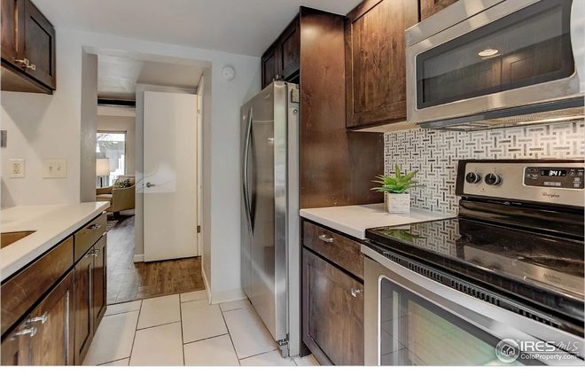 Kitchen - 5-Minute Walk to Downtown Boulder Townhome