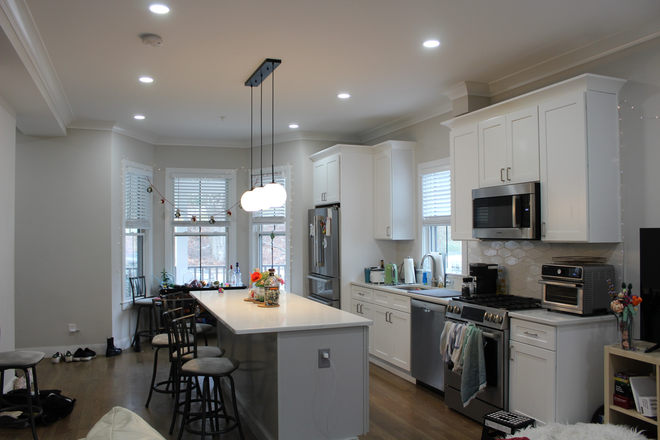 Call NOW for showings! 617-236-8600 - FOSTER ST - STUNNING RENOVATION 5BR AVAIL *6/1/2026* BY BC W/ 2 BATH, IN UNIT W/D, RNTL PRKNG, PRCH!