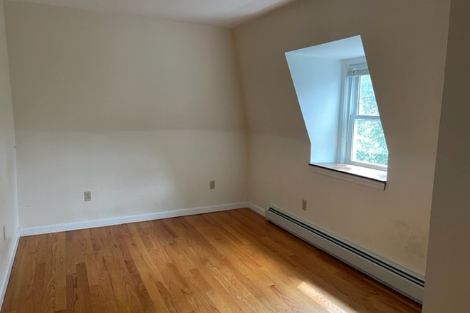 bedroom - No fee ! spacious apartment in 2 level, 2baths, Central sq, MIT