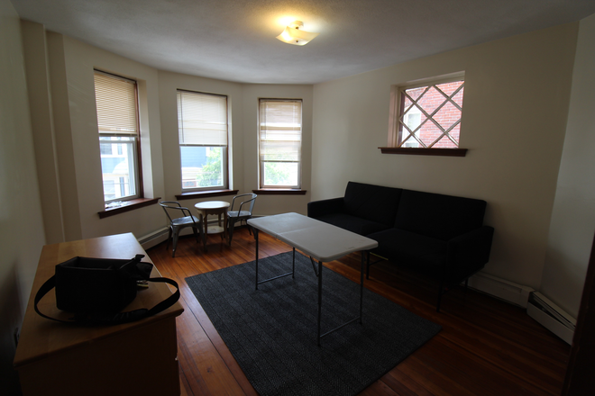 1 - Conveniently located apartment near MIT and central T.