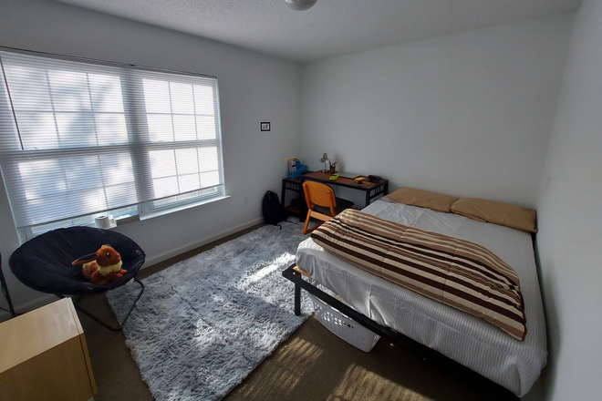 Bedroom being rented out. - Courtyards Apartment 214