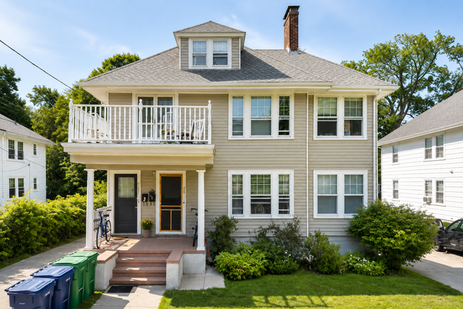 . - 2027-2028- 5 bedroom, 2 bathroom on Crosby Rd