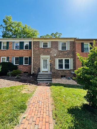 - 4 Bedroom 2.5 Bath Townhouse