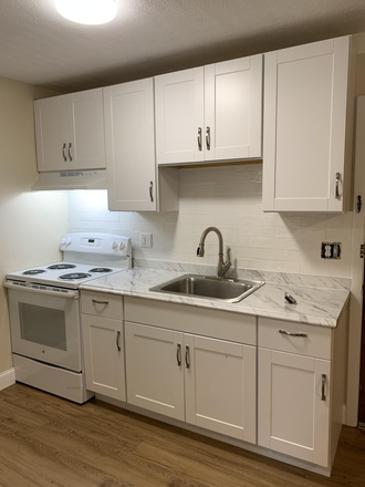 hubrealtyproperties.com - Large 2 bedroom with even sized bedrooms, and new kitchen and bathroom Apartments