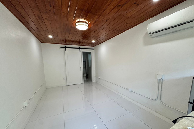 Interior - Standalone Guest House, Incl. Internet, Utilites, and Private Washer / Drier