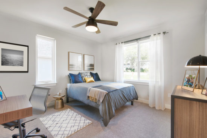 Bedroom (Includes walk in closet and bathroom in room) - The Yards at Old State, Townhouse close to campus