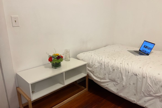 Bedroom, not shown on the photo but there's a 6-drawers dresser - Winter sublet 1 room in a 2B1B apartment