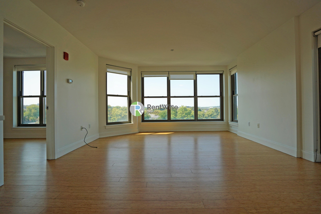 1 - AVAIL Aug/Sept ONE MONTH FREE〡Luxury〡Central Air〡Pets Allowed〡DW〡H/HW Incl.〡No Fee
