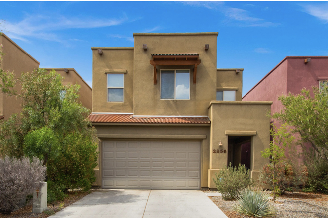 Outside of house - House for rent close to UofA campus/Banner Main