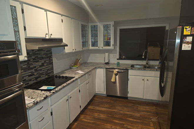 Kitchen - OSU HSC Student Roommate Wanted Condo