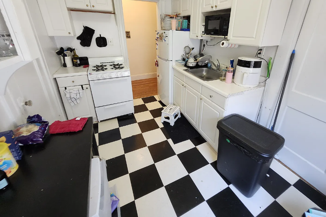Call NOW for showings! 617-236-8550 - MELVIN AVE - *NO FEE* WASHINGTON SQ AREA TRUE 2BR/1BA AVAIL *9/1/2026* W/ LNDRY IN BLDNG, H&HW INC!