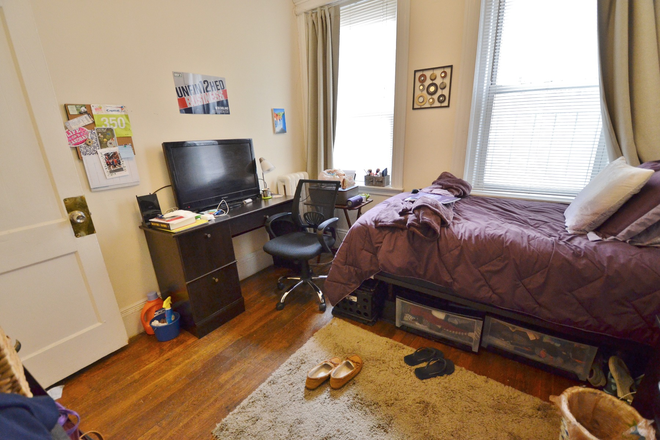 Bedroom - 2 Bedroom Apartment Split Style! Available 9/1/2026 on Peterborough St.