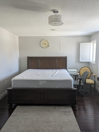 Private Bedroom - (FOR VEGAN) Private room for rent in a shared house at Berger Avenue