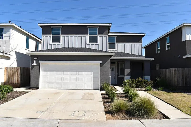 Street View - Private Bedroom + Bathroom in Moraga Explorador Dr., 5 min drive to campus, unfurnished