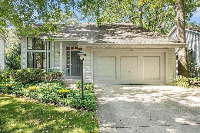 Street view - Room w/ private bathroom 6 minutes from campus