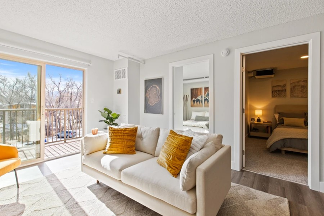 Living Room - 2 Bedroom Sublease for Spring Semester