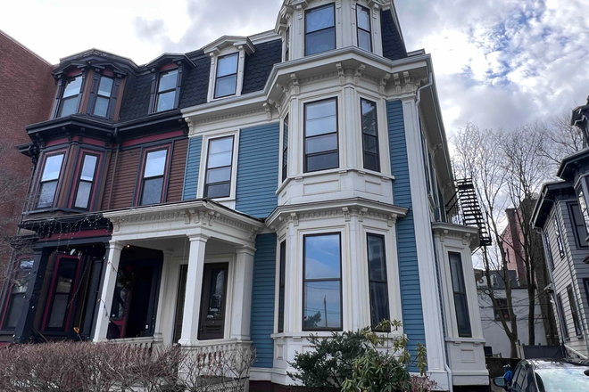 Exterior - Renovated 2 Bedroom on Bus Lines! Broadway at Main St