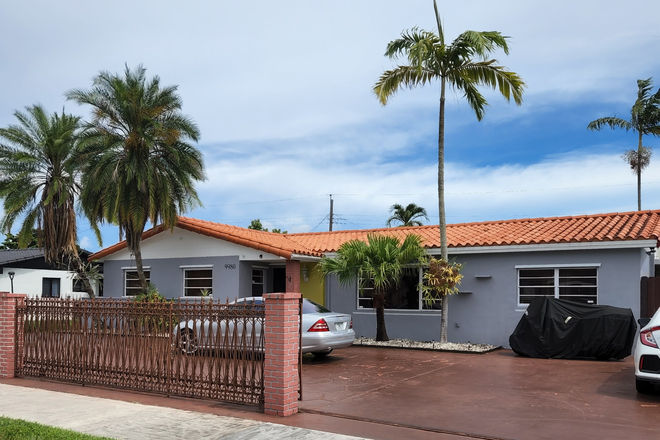 OUTSIDE property front - FOR $1,100.00 MONTHLY FOR STUDENTS or for DOCTORAL STUDENTS