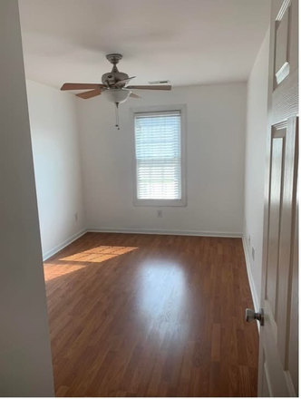 Bedroom - Desirable cornerstone townhome!