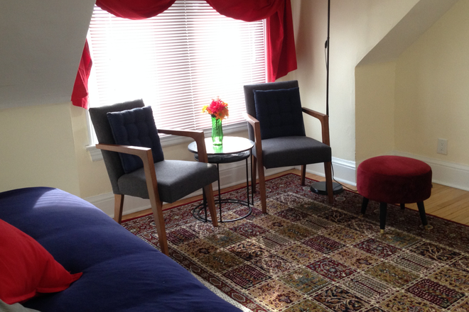 Upstairs room - Very clean and quiet room; professional home; desirable area on at Ossington Station