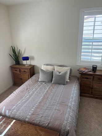 Bedroom - Quiet Home - Two Rooms Available