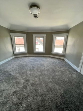 Bedroom 1 - PET FRIENDLY 2 BEDROOM WITH OFF STREET PARKING Triplex