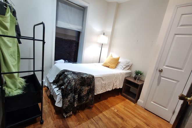 Bedroom - Fully Furnished sublet in UWS Apartments