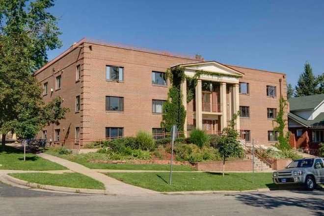 1005 - 1005 12th St. (6BR/ 4BA)