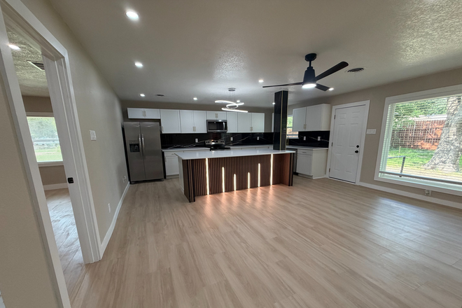 Kitchen - 302 North Cottonwood Drive Richardson, TX 75080 House