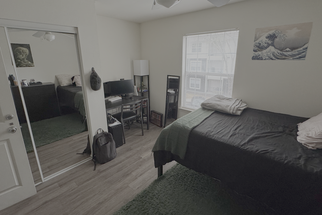 Bedroom - 4x4 apartment close to campus