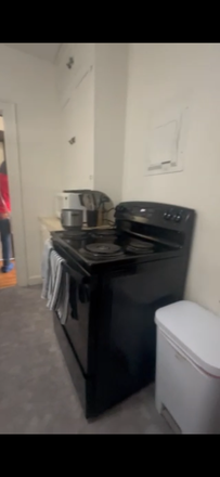 More kitchen - 3BR w/ extra BR in historic Orlando - Very Affordable!