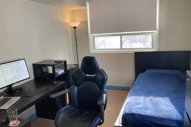Bathroom 1 - 3 bedrooms and 2-bath House on 2nd & 3rd floor at University & College