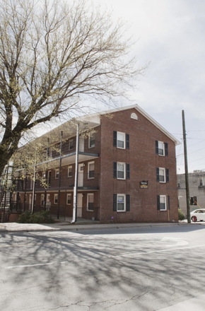 Apartment Building - King and College Apartment for 2 Subleases - Starting January 2027