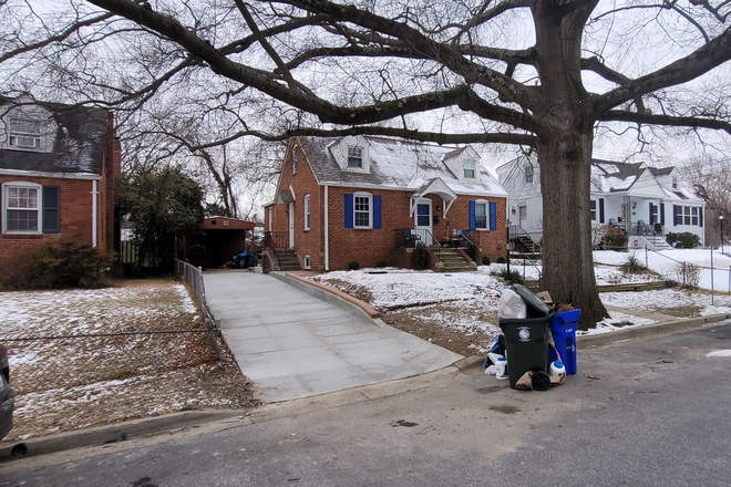 Outside Street View - Near Campus - Rt. 1 and Greenbelt Road - Bedroom in Shared 4 Bedroom House - Blackfoot Road