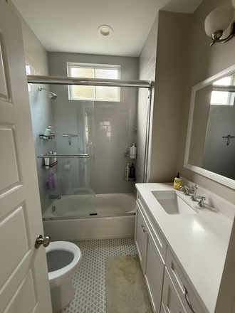 shared bath - 1 bed shared bath for rent
