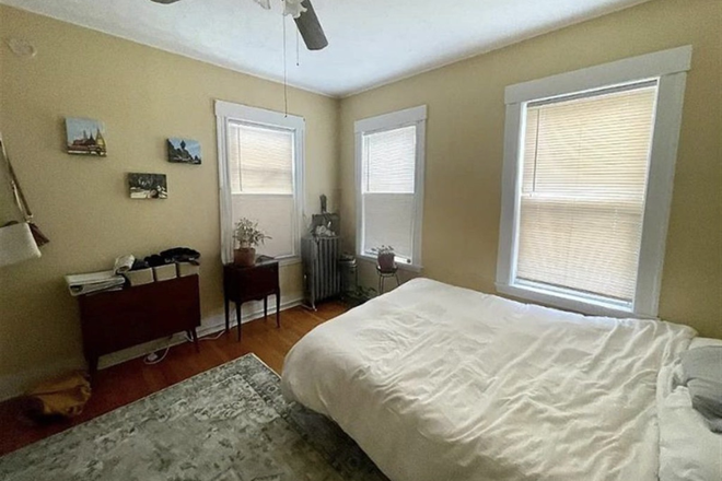 - - 4 BED 2.5 BATH NEAR TUFTS Apartments