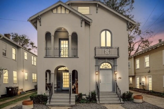 Outside street view - 🏡 Uptown Sublet Available! 🏡