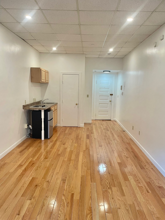 Studio - 854 BEACON STREET, BOSTON - RENOVATED STUDIO NEAR KENMORE SQUARE AND BU AVAILABLE NOW!