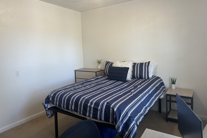 Bedroom - Maple Ridge Townhomes